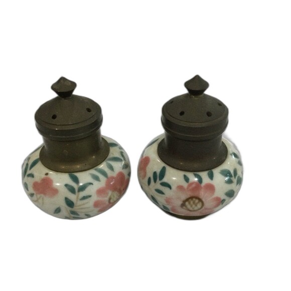 Vintage Salt & Pepper Shakers - Picture 1 of 7